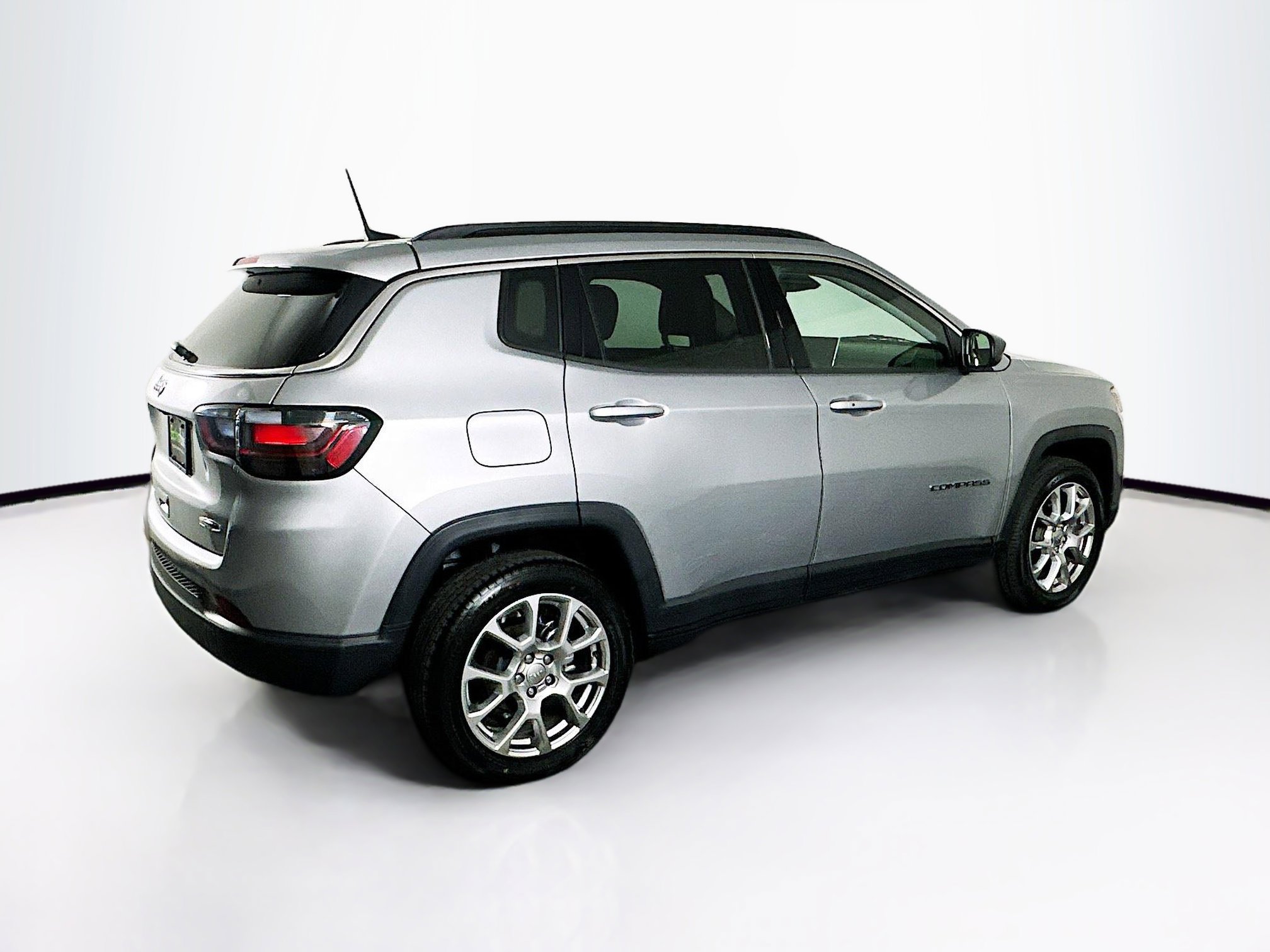 Used 2022 Jeep Compass Latitude w/ Sun and Sound Group image 10