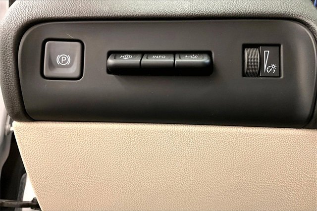 Used 2022 Buick Enclave Avenir image 36