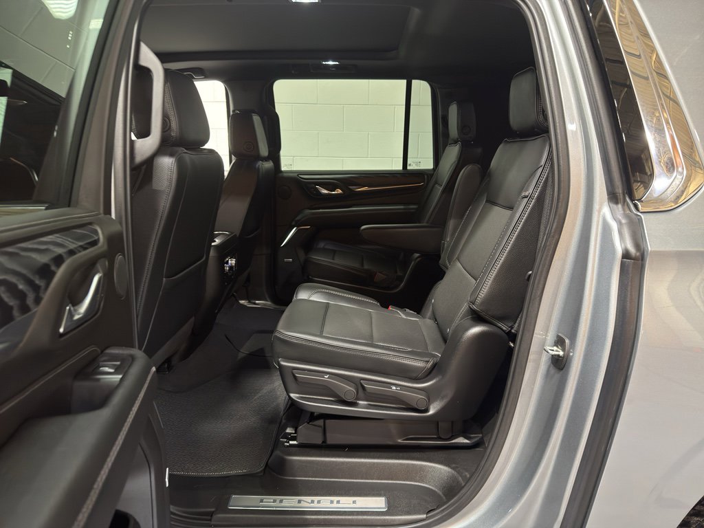 Used 2024 GMC Yukon XL Denali AWD/4WD image 10