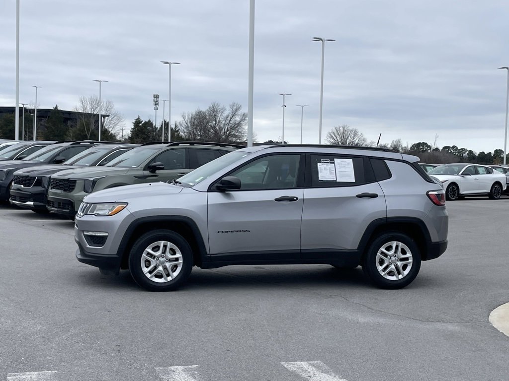 Used 2018 Jeep Compass Sport image 4