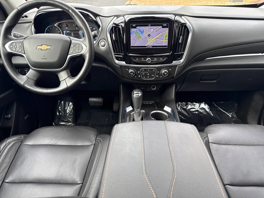Used 2018 Chevrolet Traverse Premier w/ Driver Confidence II Package FWD image 17