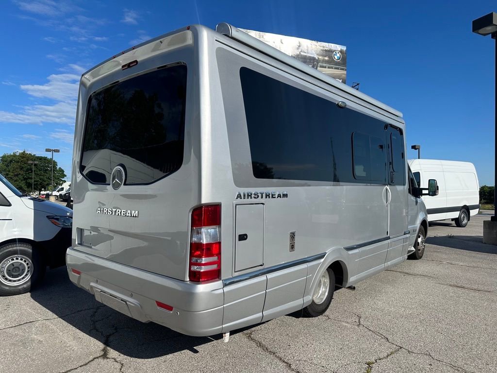 Used 2020 Mercedes-Benz Sprinter 3500 w/ Premium Plus Package image 5
