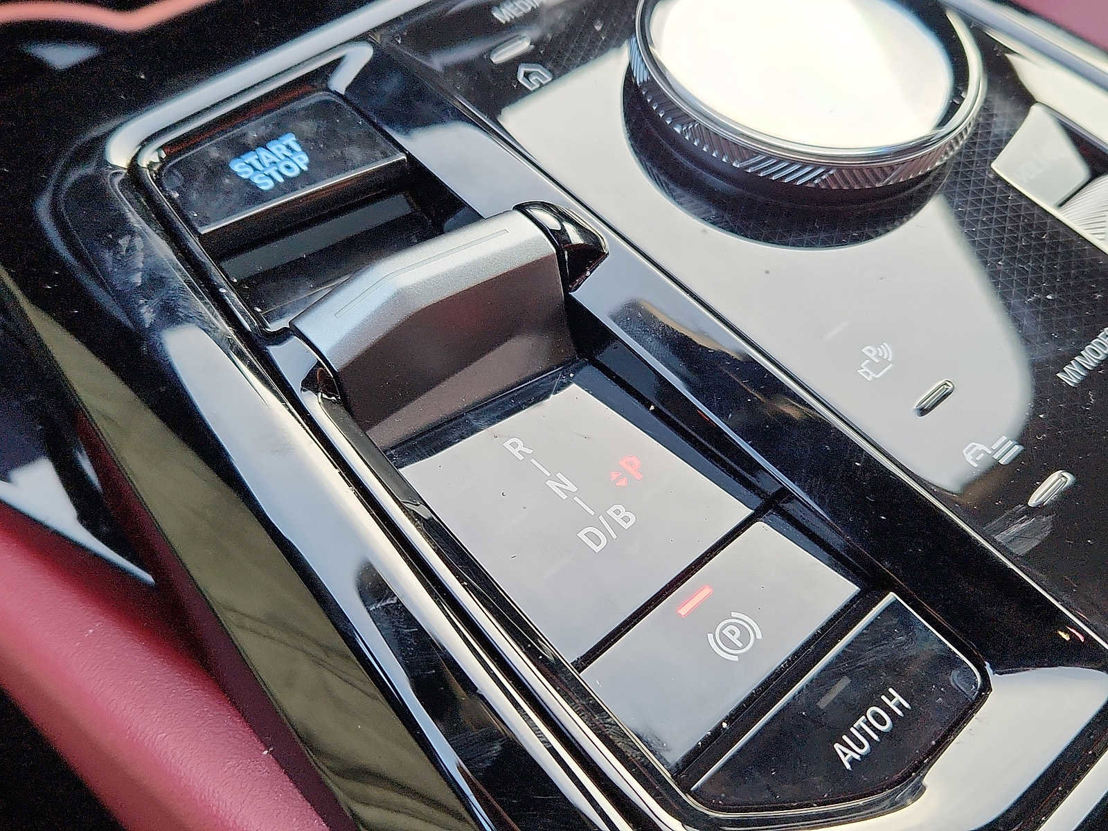 Used 2024 BMW i5 eDrive40i w/ Convenience Package image 14