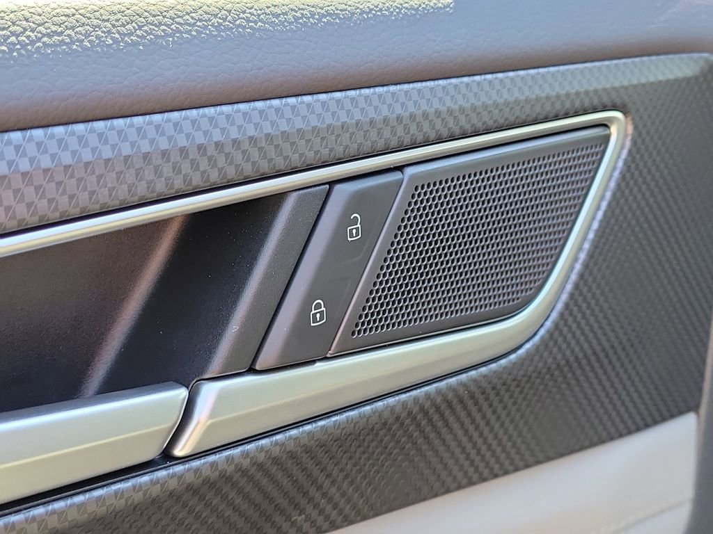 Certified 2025 Volkswagen Atlas Peak Edition SE AWD/4WD image 21