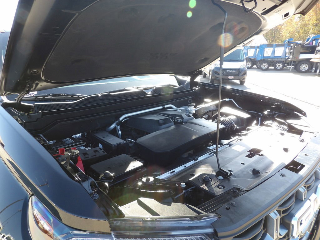 Used 2023 GMC Canyon AT4 w/ AT4 Premium Package image 47