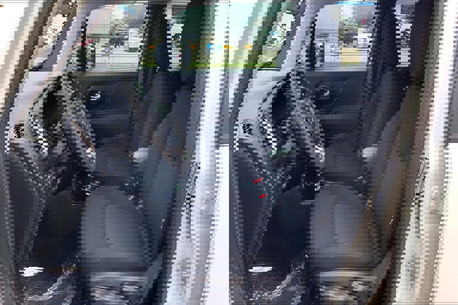 Used 2023 Jeep Renegade Latitude image 7