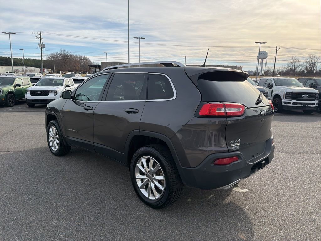 Used 2016 Jeep Cherokee Limited w/ Luxury Group image 5