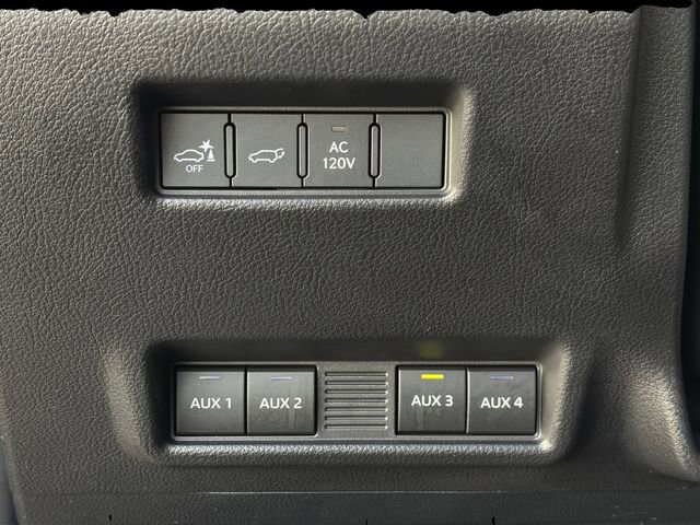 Used 2025 Lexus GX 550 w/ Accessory Package (32) image 5