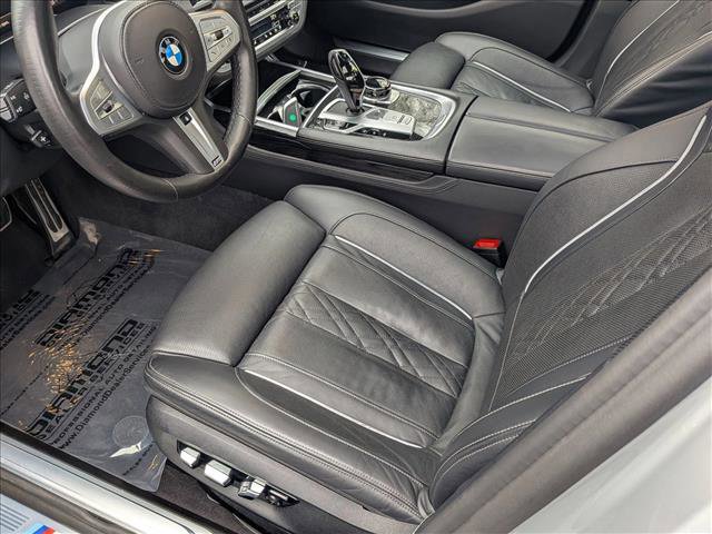 Used 2020 BMW 750i xDrive w/ Executive Package image 11