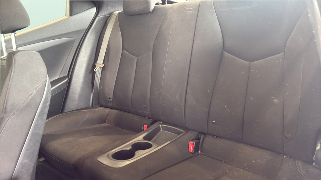 Used 2016 Hyundai Veloster FWD image 24