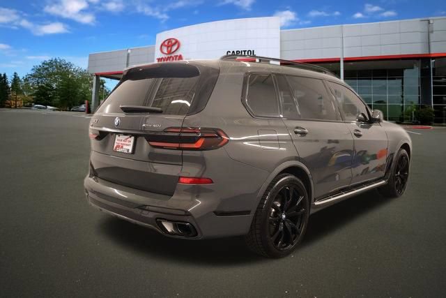 Used 2024 BMW X7 xDrive40i w/ Executive Package AWD/4WD image 3