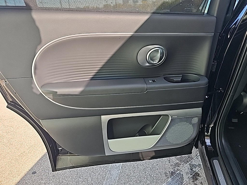 New 2026 Hyundai Ioniq 9 Limited image 32