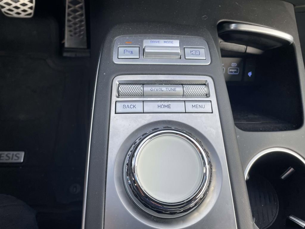 Used 2025 Genesis GV70 3.5T Sport w/ Sport Advanced Package image 43