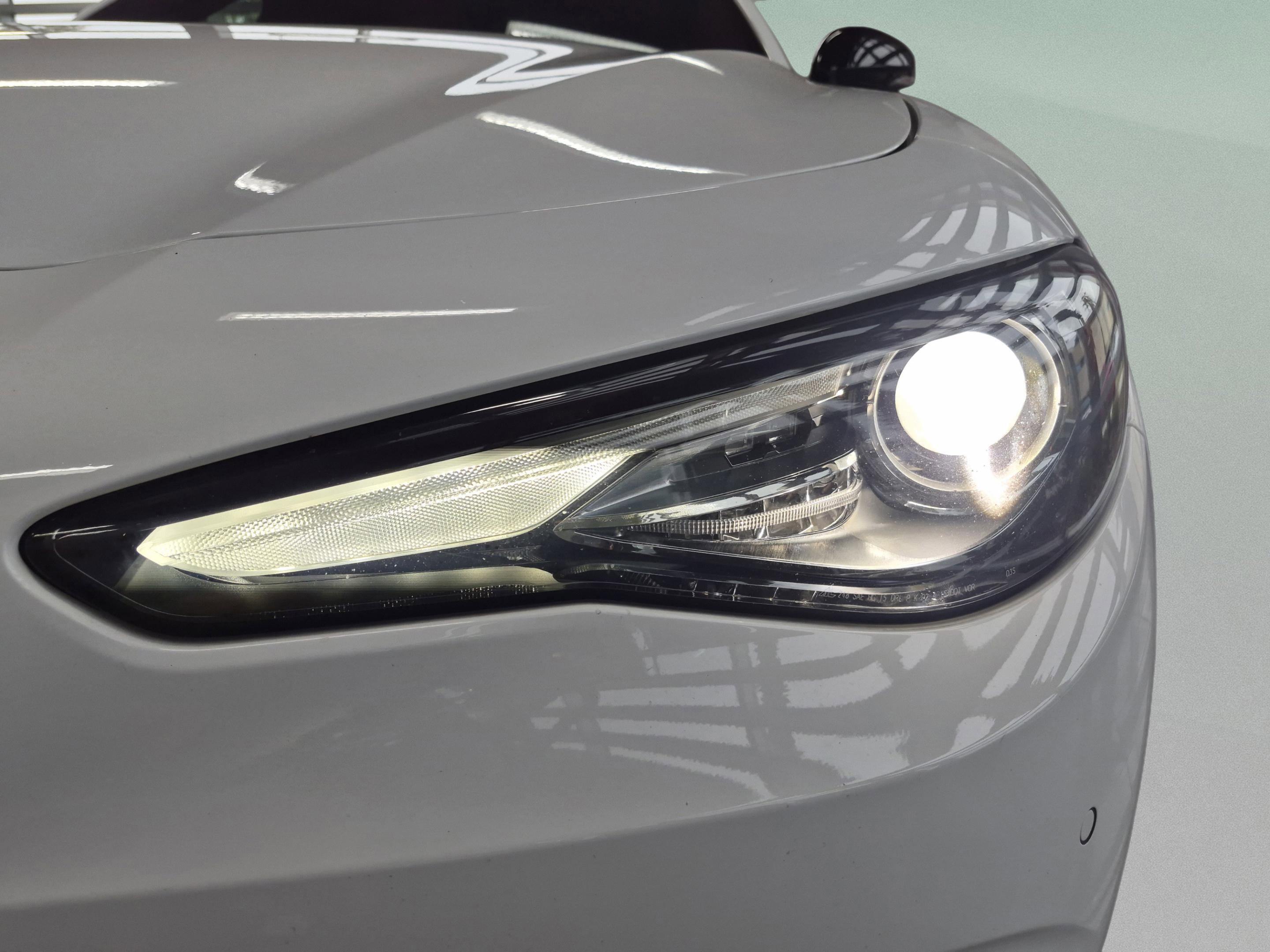 Used 2023 Alfa Romeo Giulia Veloce RWD image 64