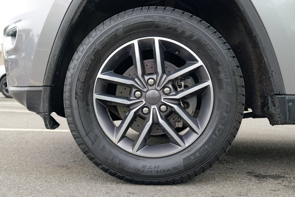 Used 2019 Jeep Grand Cherokee Limited w/ Luxury Group II AWD/4WD image 15