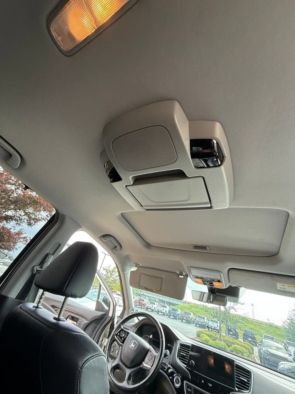 Used 2019 Honda Pilot Touring image 11