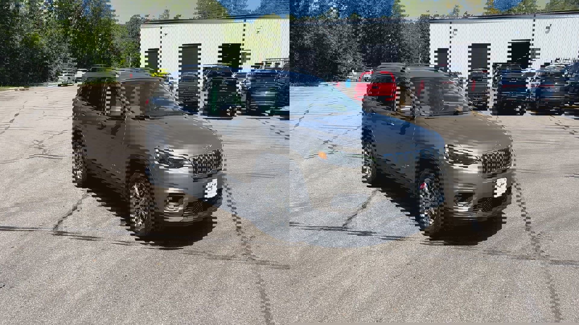 Used 2021 Jeep Cherokee Latitude Plus w/ Sun & Sound Group image 2