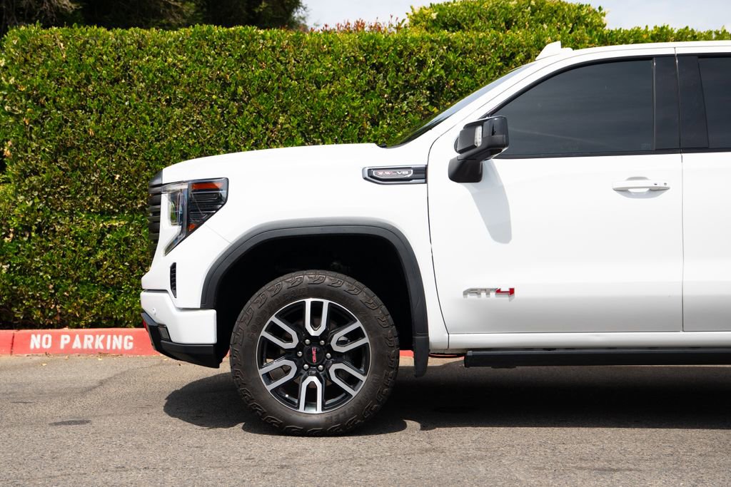 Used 2024 GMC Sierra 1500 AT4 w/ Technology Package AWD/4WD image 5