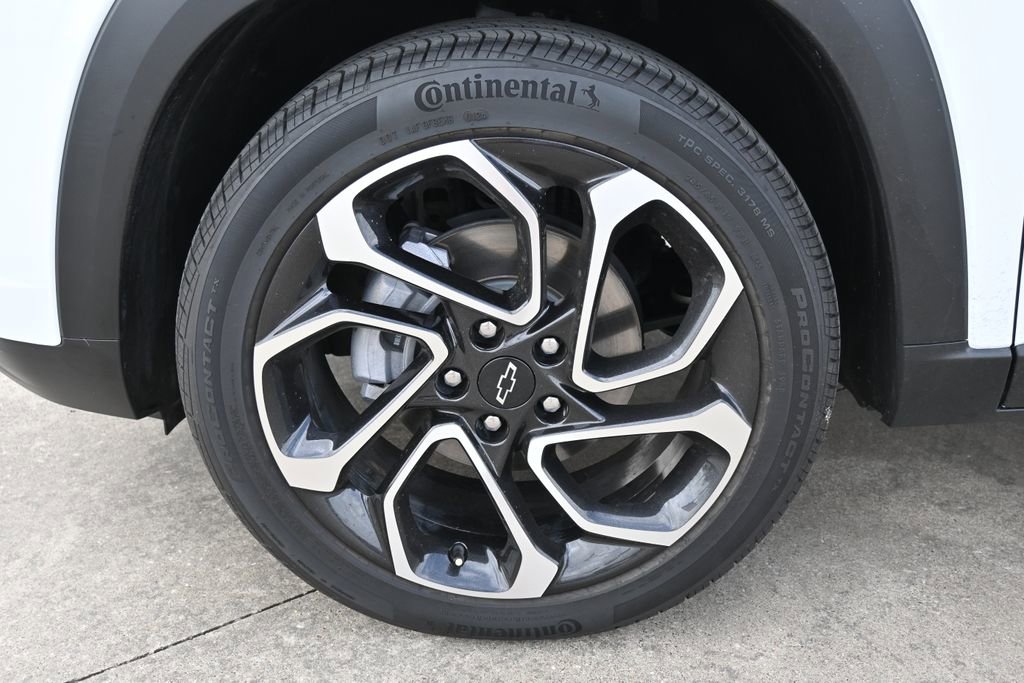 Used 2025 Chevrolet Trax RS w/ Driver Confidence Package image 26