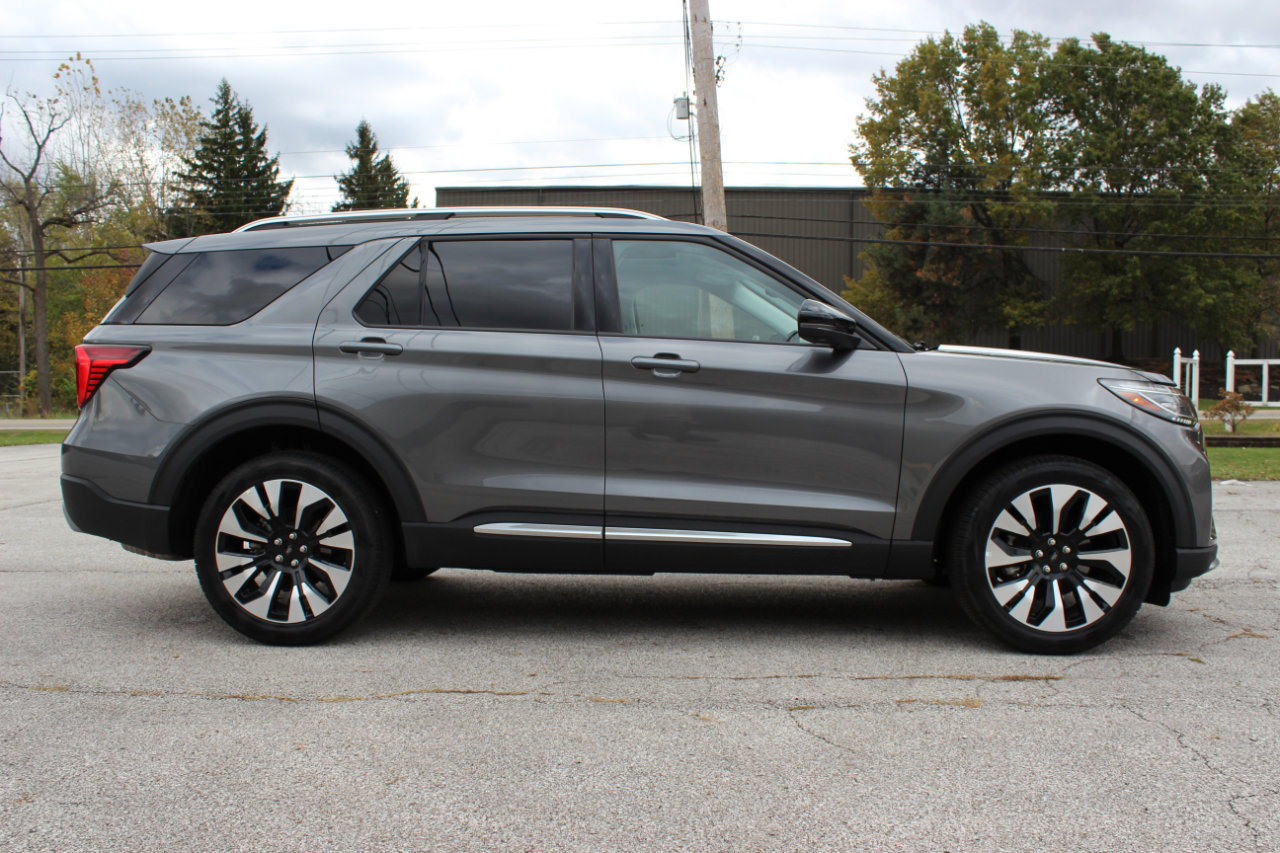 Used 2025 Ford Explorer Platinum w/ LUX Leather Package image 6