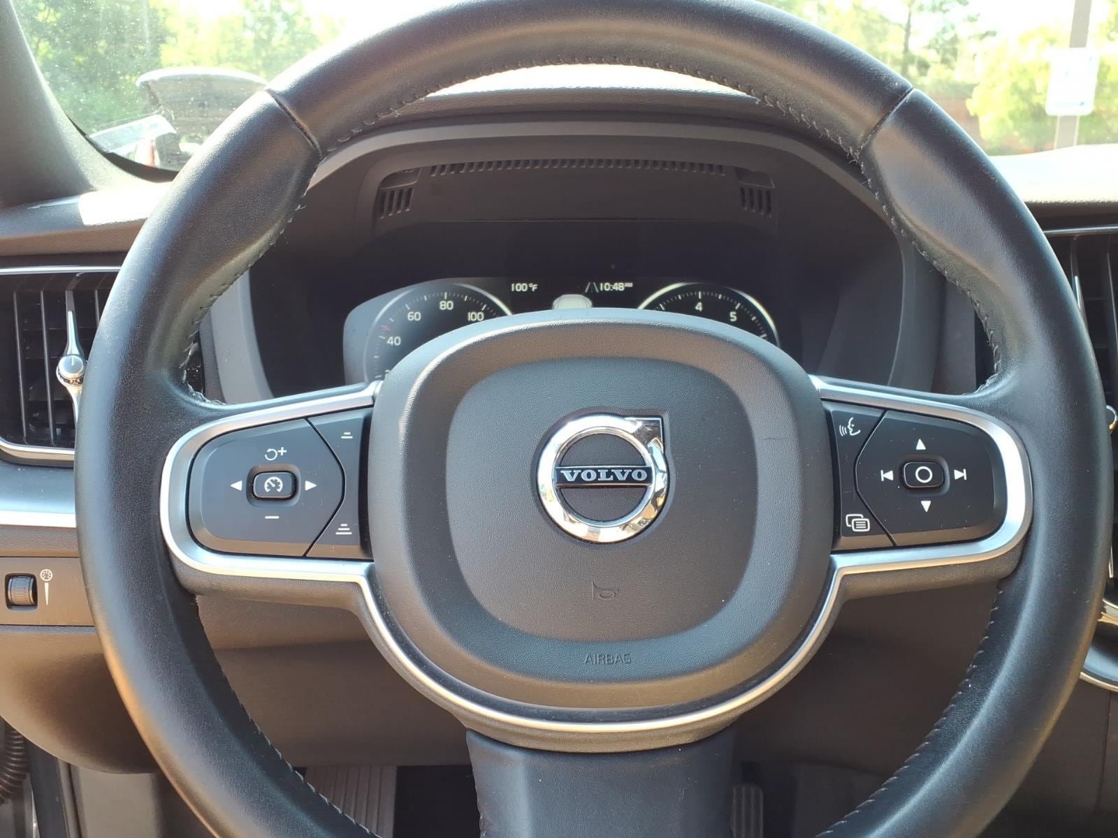 Used 2020 Volvo XC60 T6 Momentum AWD/4WD image 28