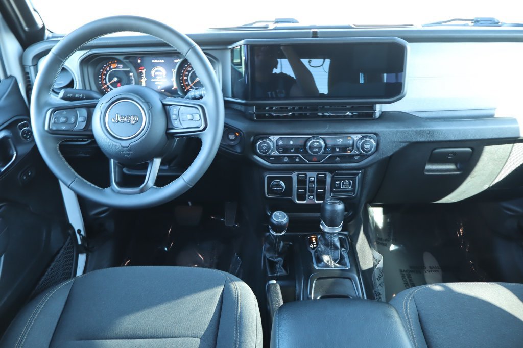 Used 2025 Jeep Wrangler Unlimited Sport AWD/4WD image 26