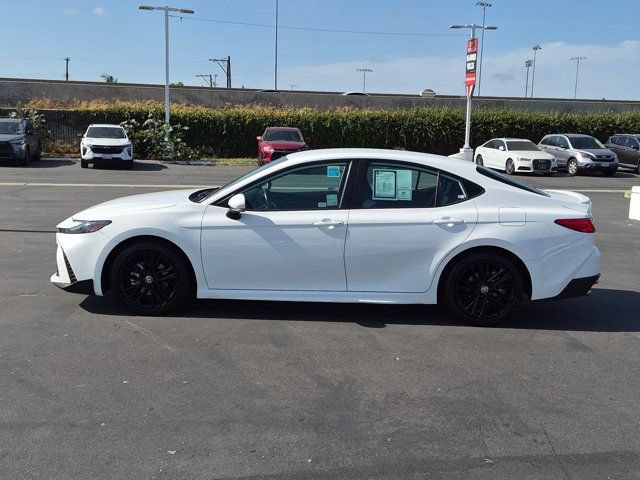 Used 2025 Toyota Camry SE FWD image 12