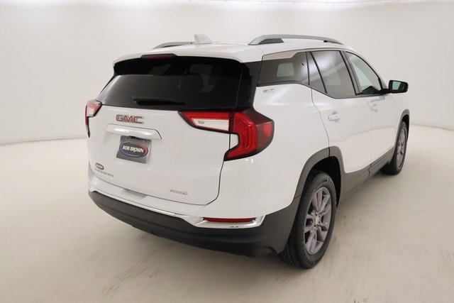 Used 2023 GMC Terrain SLT image 3