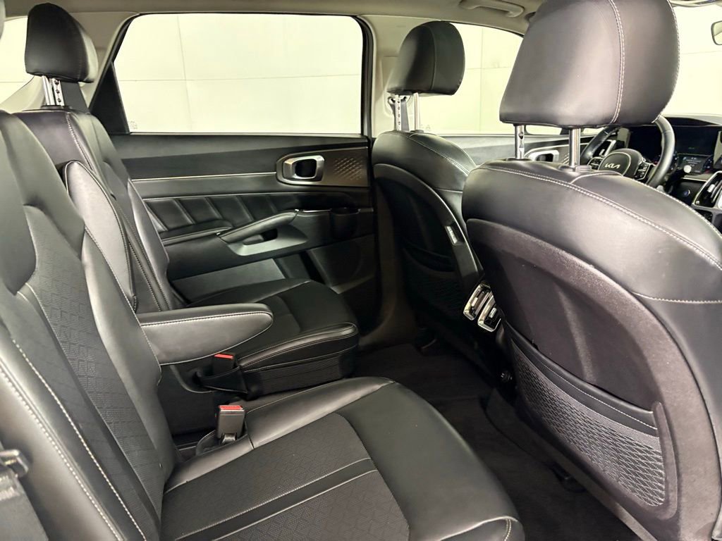 Used 2022 Kia Sorento SX image 17