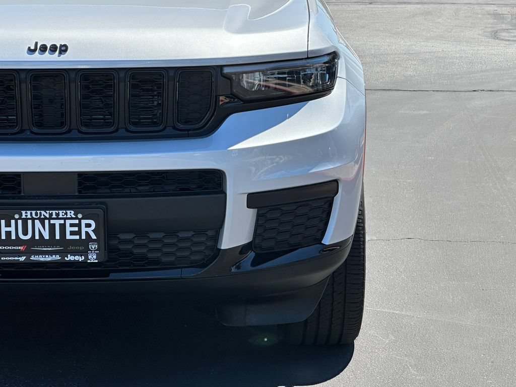 Certified 2025 Jeep Grand Cherokee L Altitude AWD/4WD image 13
