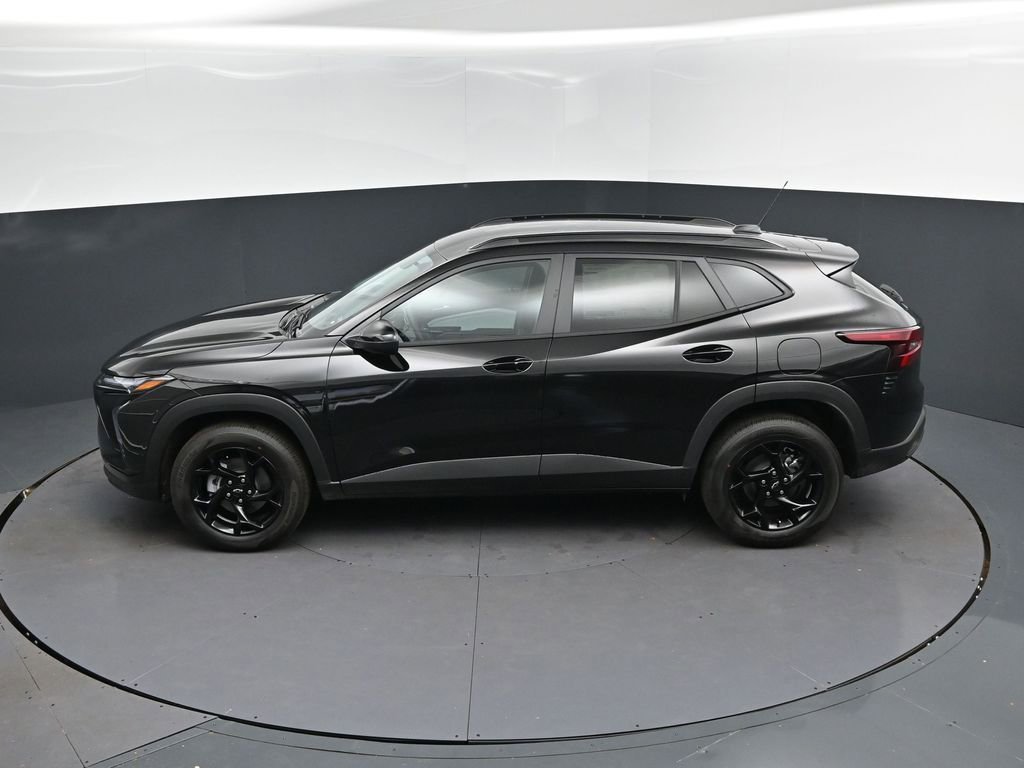 New 2026 Chevrolet Trax LT w/ Driver Confidence Package FWD image 32