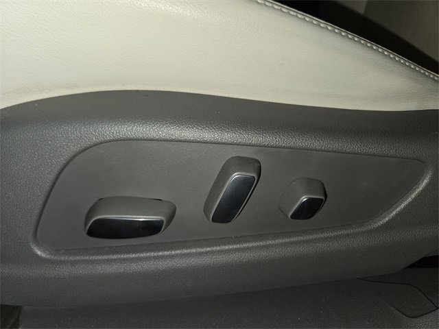 Used 2020 Cadillac XT6 Premium Luxury image 12