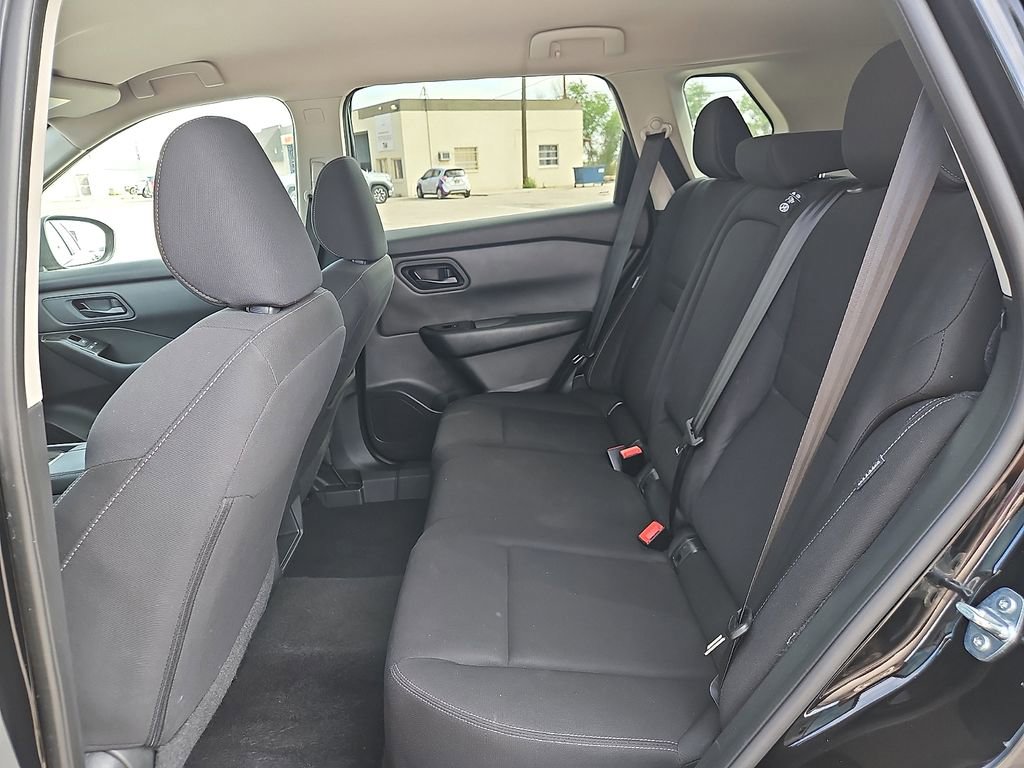 Used 2024 Nissan Rogue S AWD/4WD image 11