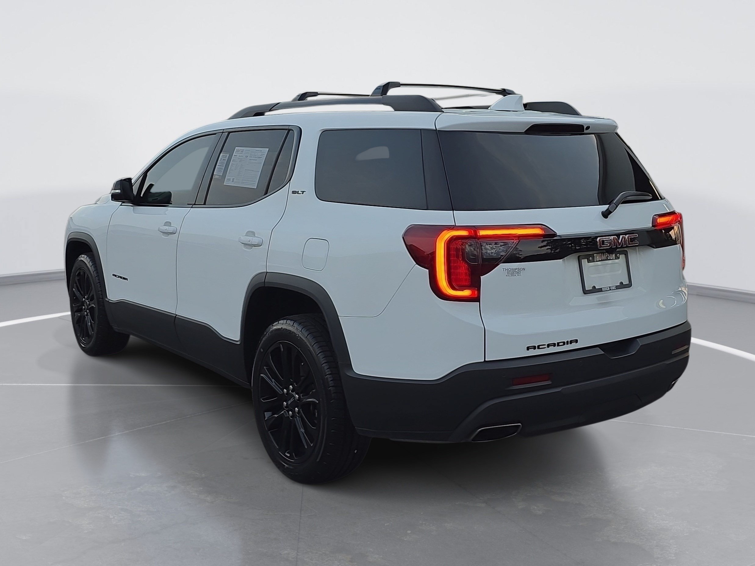 Used 2022 GMC Acadia SLT w/ Elevation Edition FWD image 5