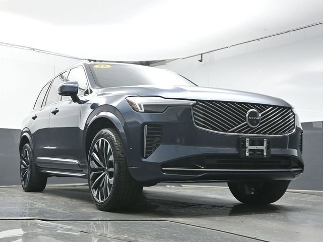 Used 2025 Volvo XC90 B5 Plus w/ Protection Package image 34