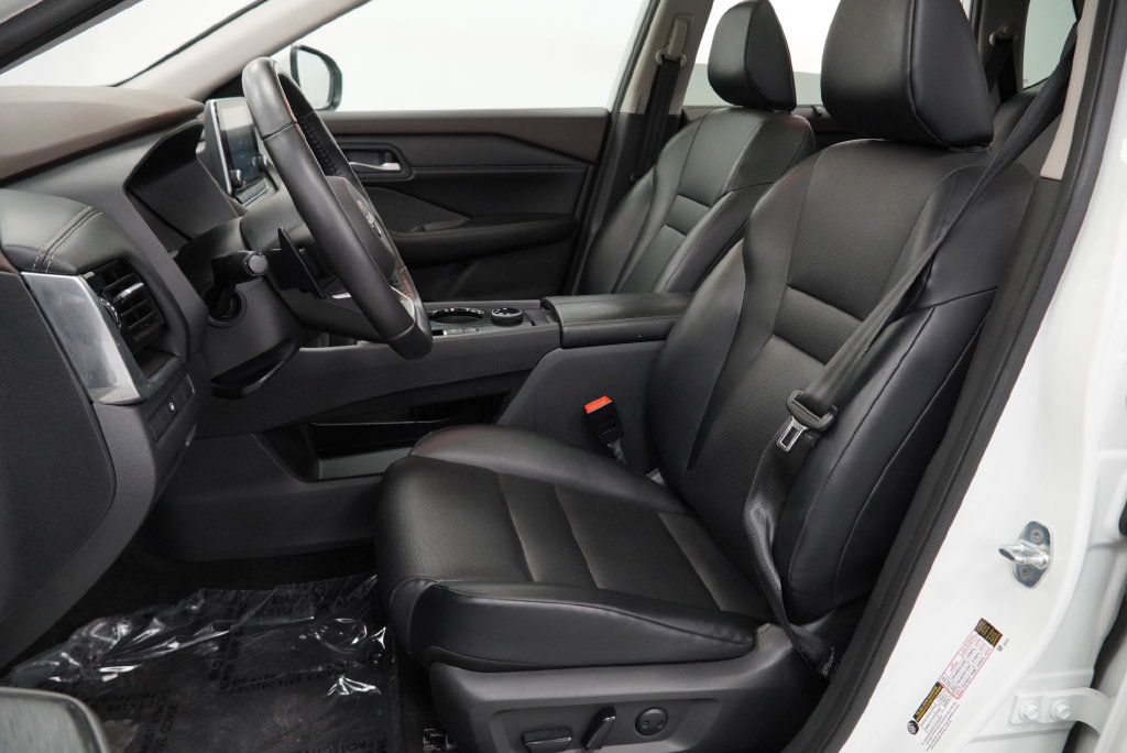 Used 2023 Nissan Rogue SV w/ SV Premium Package AWD/4WD image 4