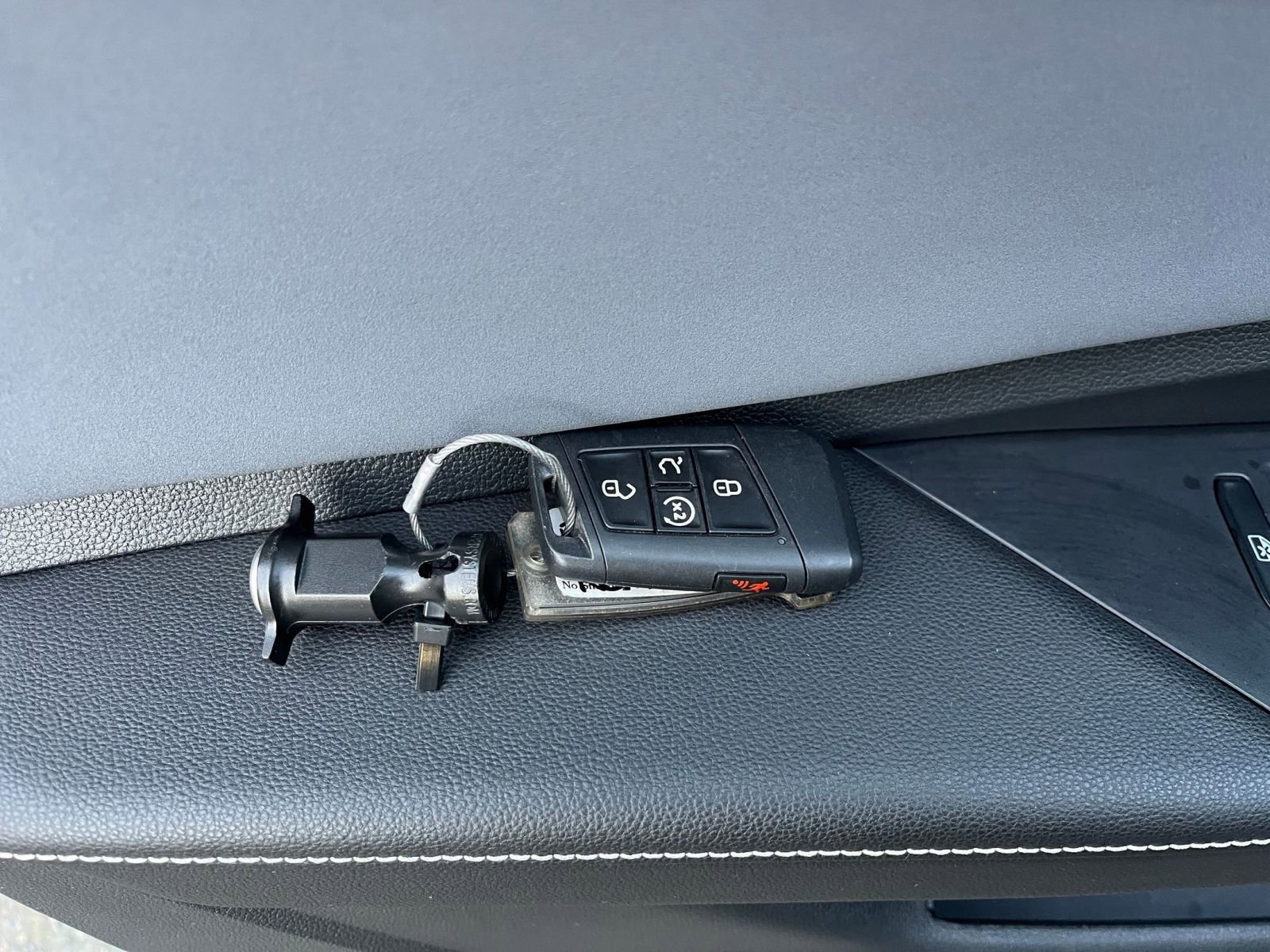 Used 2025 Volkswagen Jetta SE image 22