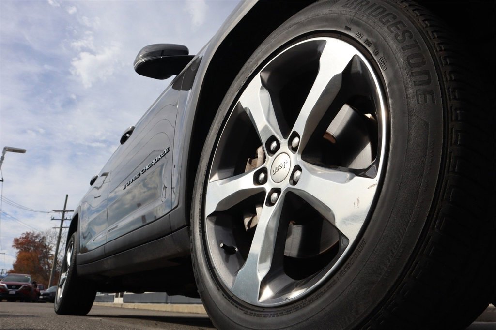 Used 2022 Jeep Grand Cherokee L Limited image 10