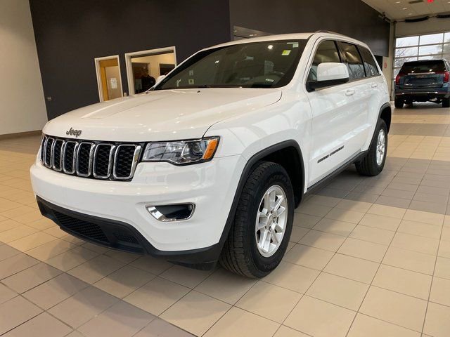 Used 2020 Jeep Grand Cherokee Laredo image 4