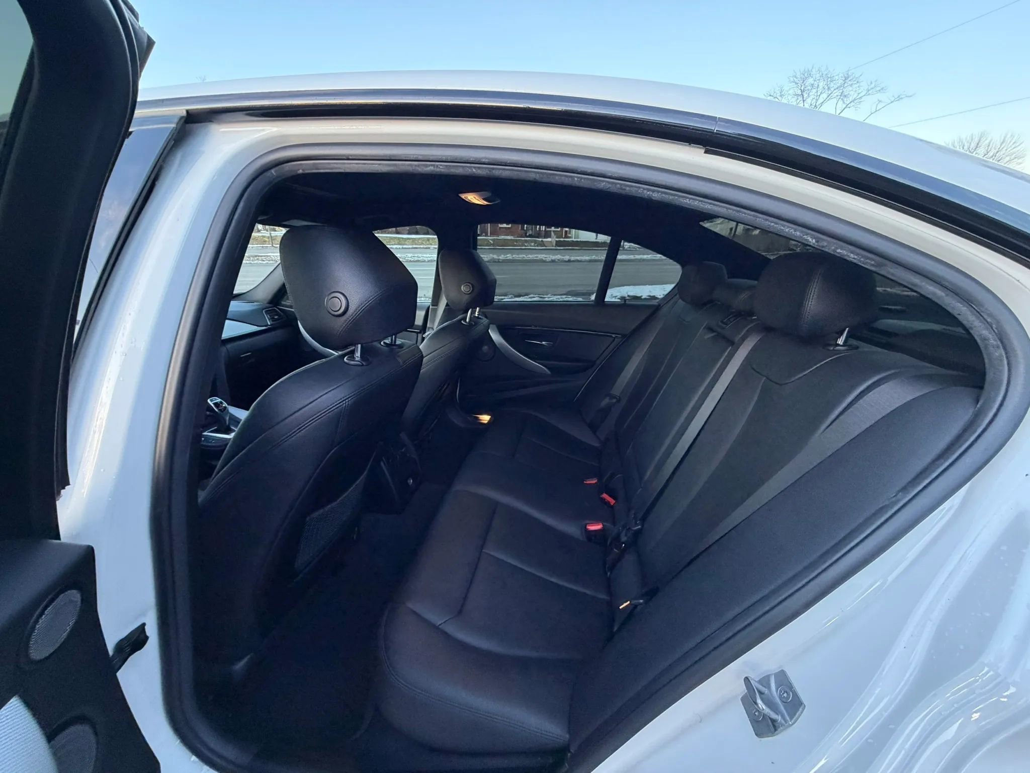 Used 2018 BMW 340i xDrive 340i xDrive Sedan 4D w/ Premium Package image 15