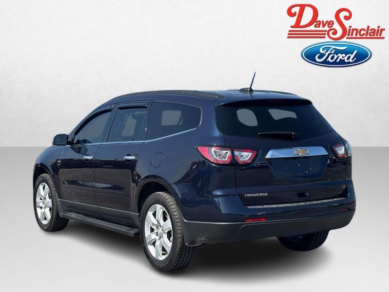 Used 2017 Chevrolet Traverse LT w/ Style and Technology Package FWD image 9