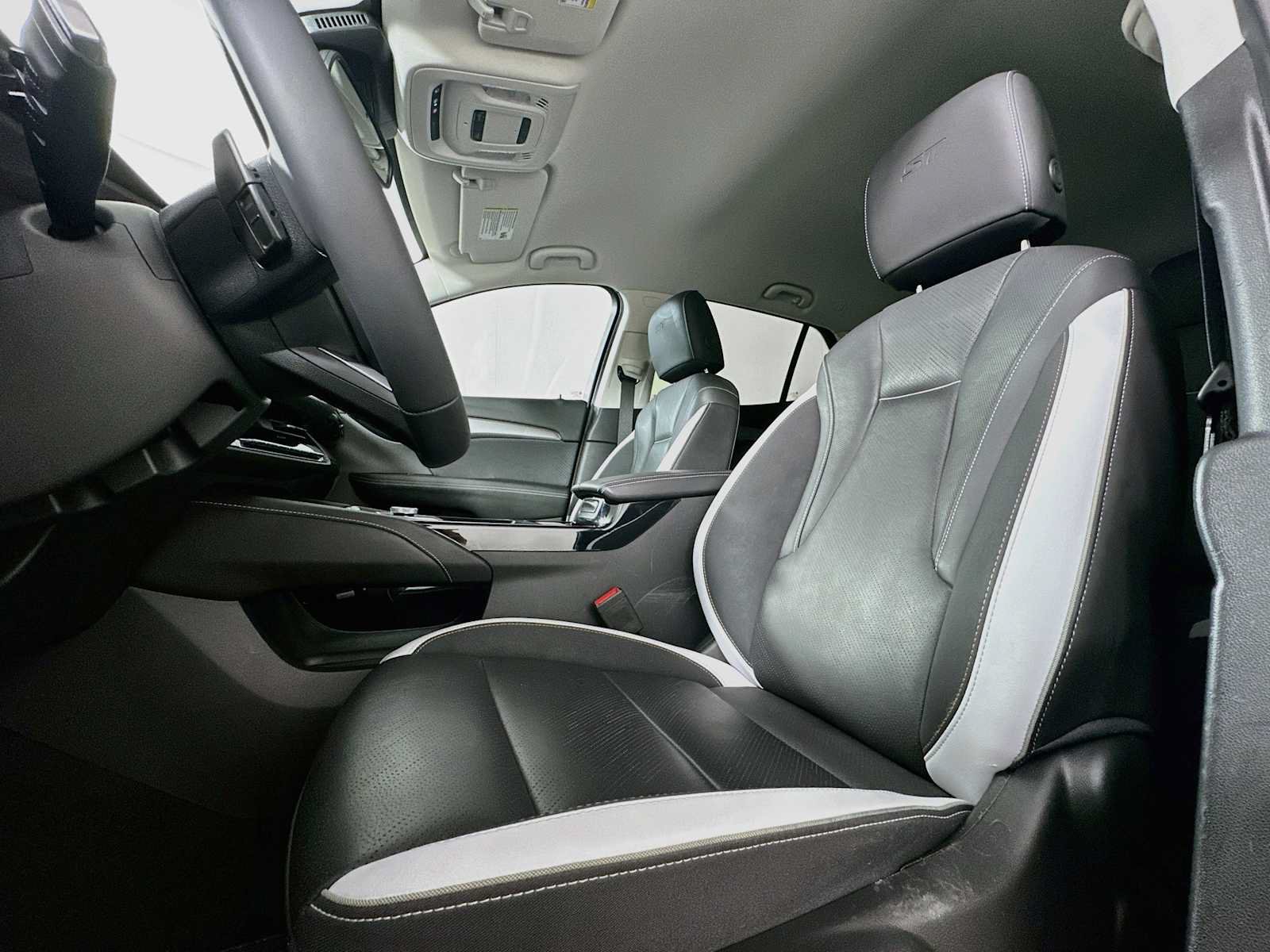 Used 2025 Buick Envision Sport Touring AWD/4WD image 19