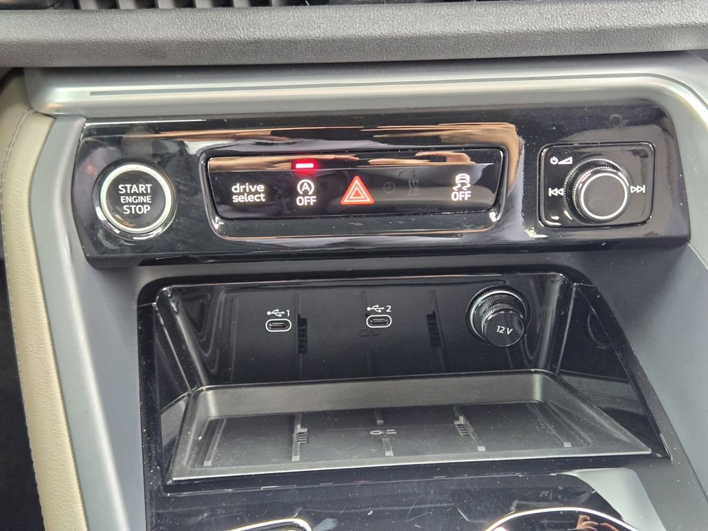Used 2025 Audi Q5 Premium Plus w/ Premium Plus AWD/4WD image 24