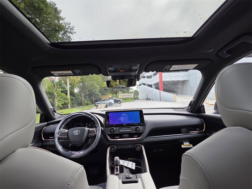New 2026 Toyota Grand Highlander AWD Hybrid image 4