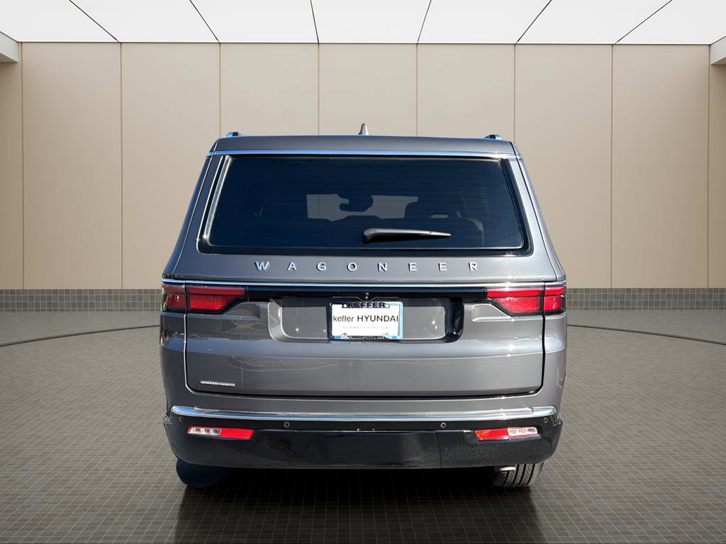 Used 2023 Jeep Wagoneer 4WD w/ Premium Group I image 4