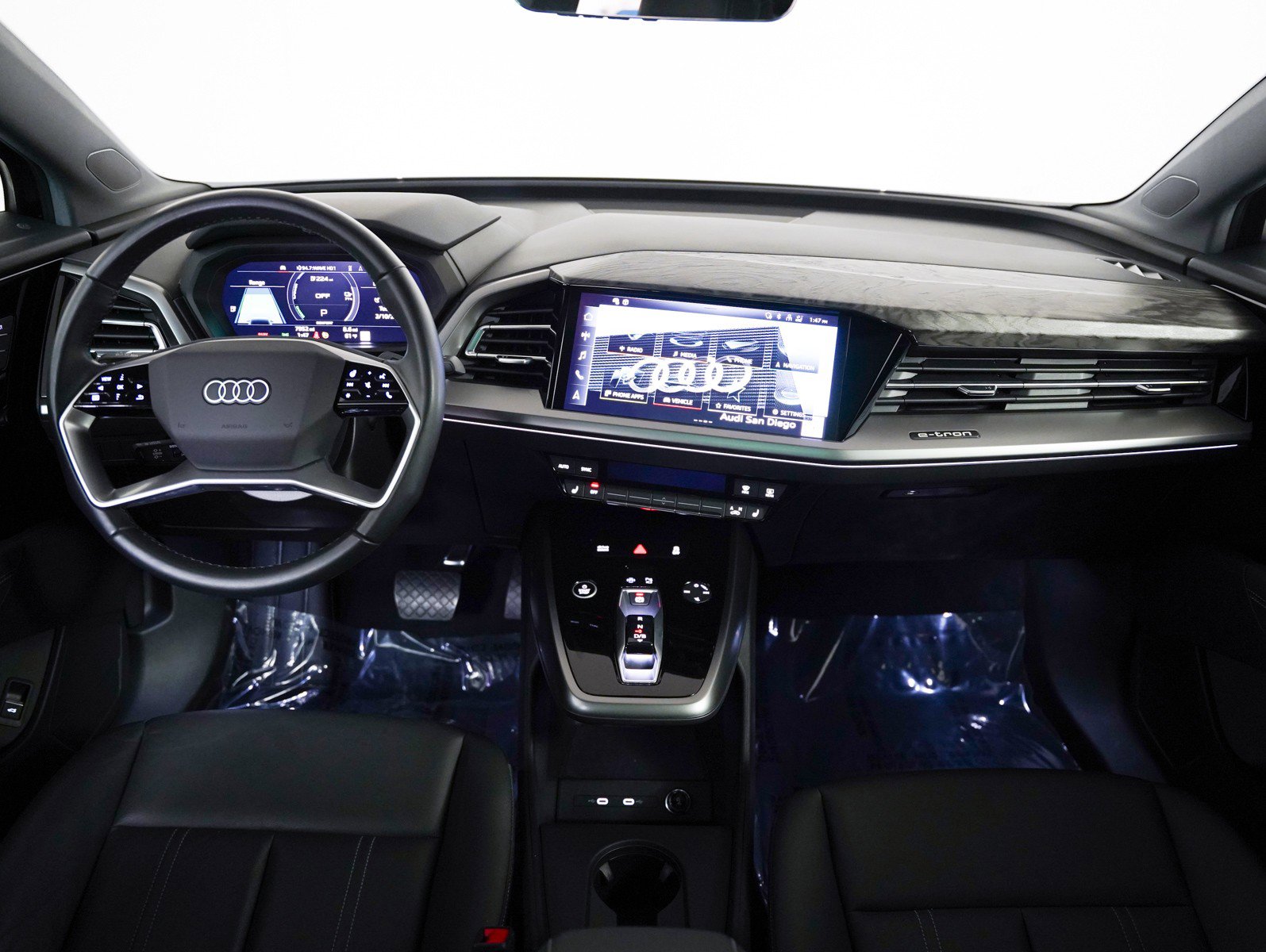 Used 2024 Audi Q4 e-tron Premium Plus image 5