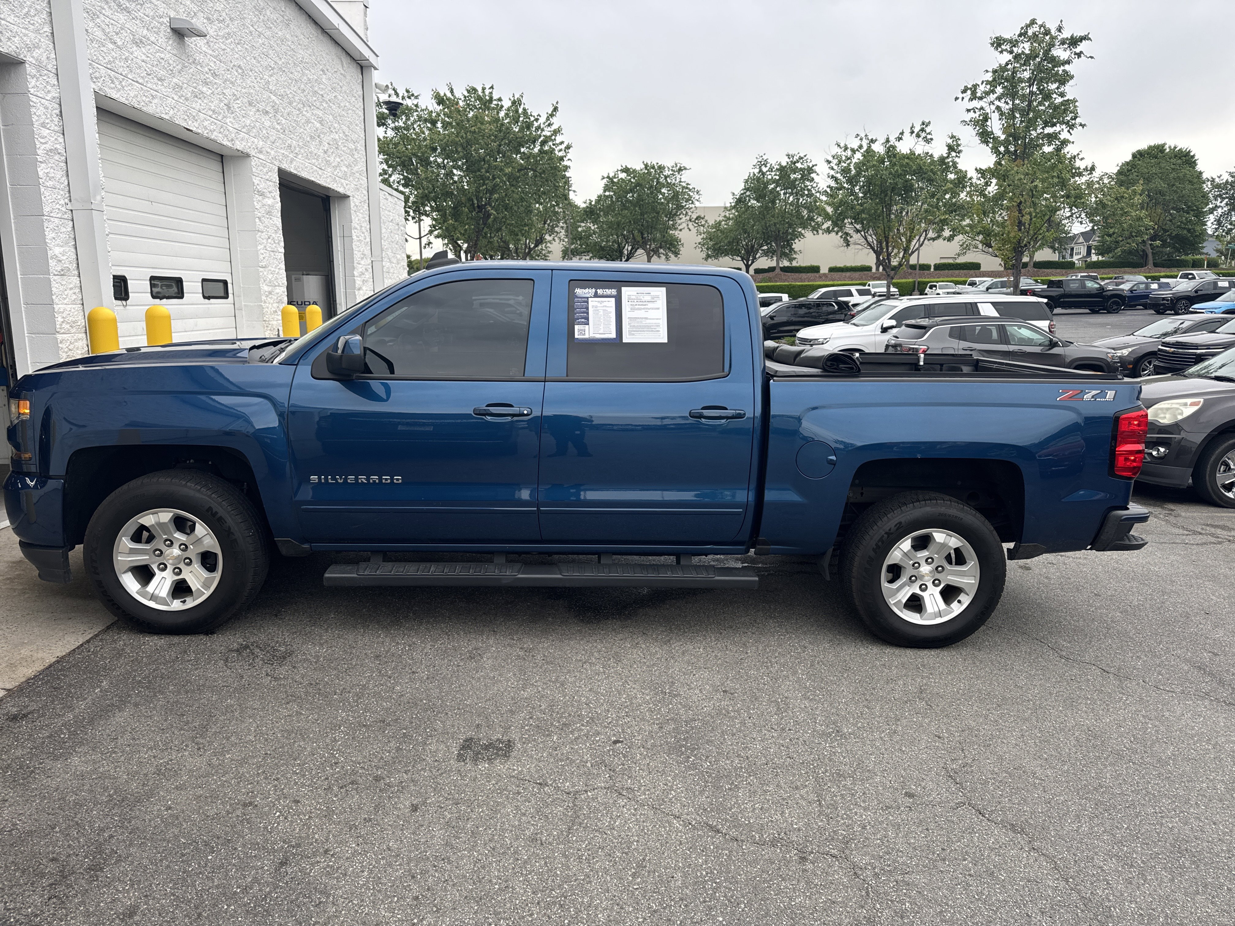 Used 2018 Chevrolet Silverado 1500 LT w/ All Star Edition AWD/4WD image 7