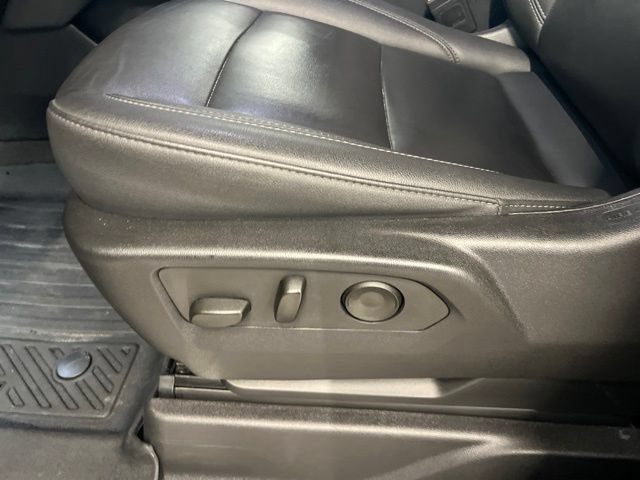 Used 2025 Chevrolet Suburban LT AWD/4WD image 26