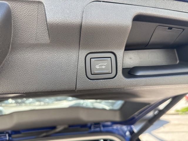 Used 2023 GMC Acadia SLE w/ Driver Convenience Package image 22