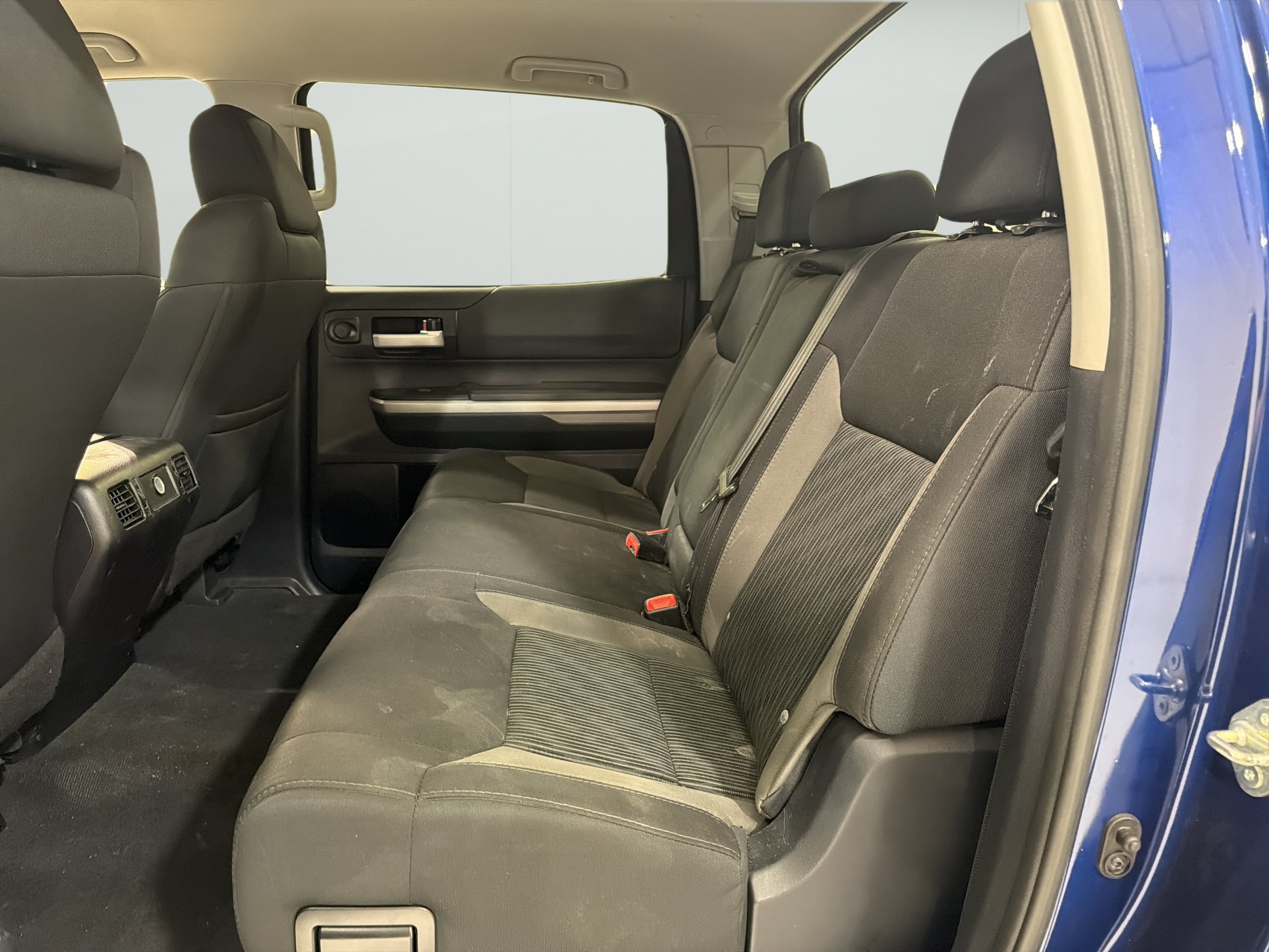 Used 2015 Toyota Tundra SR5 w/ SR5 Upgrade Package RWD image 10